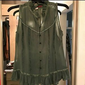 Ruffled button-up sleeveless blouse by Tapemeasure